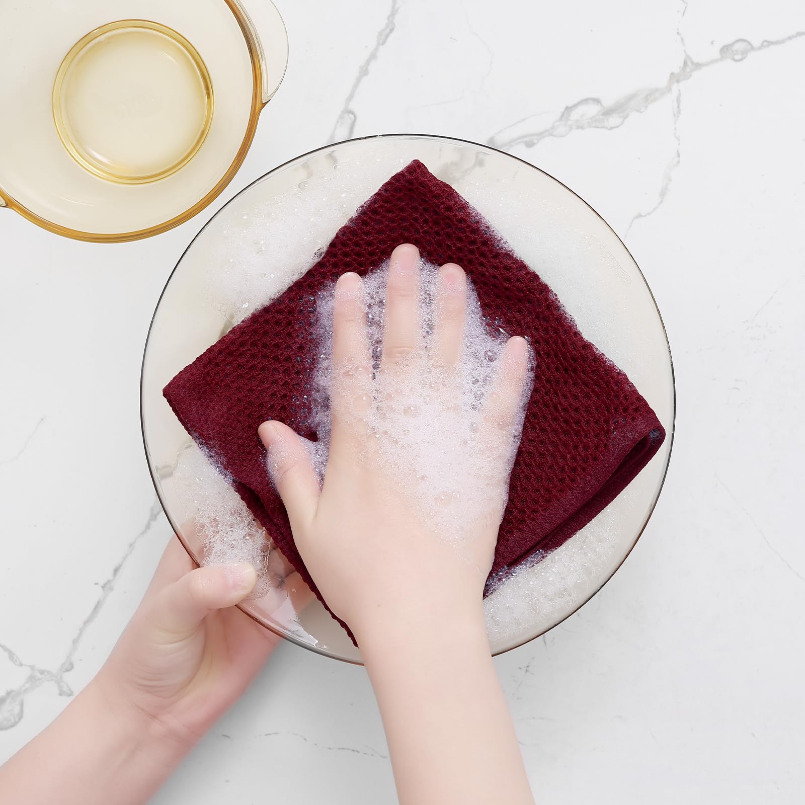 Homaxy 12x12 inch cotton dishcloth laid flat for versatile kitchen drying.
