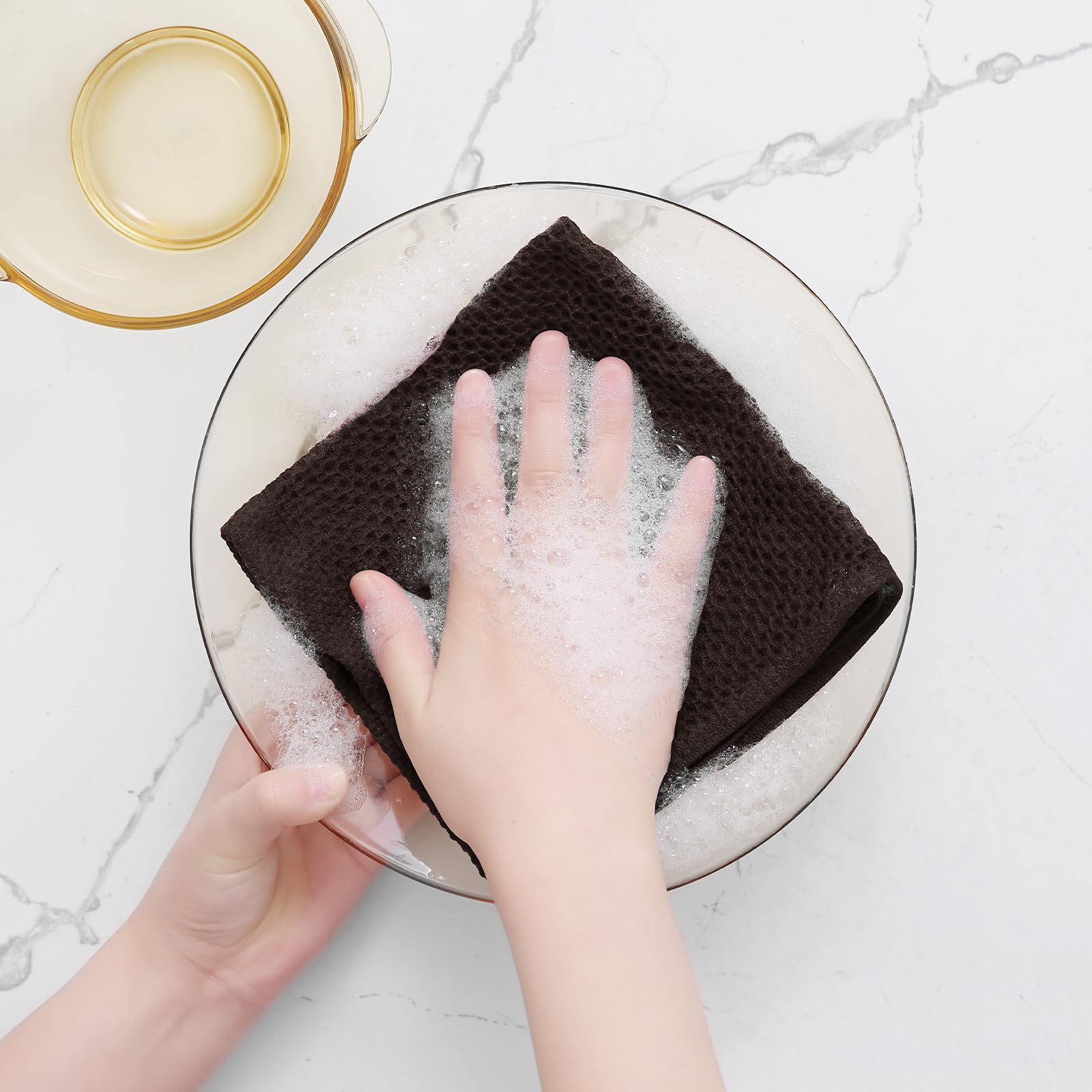 Homaxy dish cloth dark brown color accent in modern kitchen