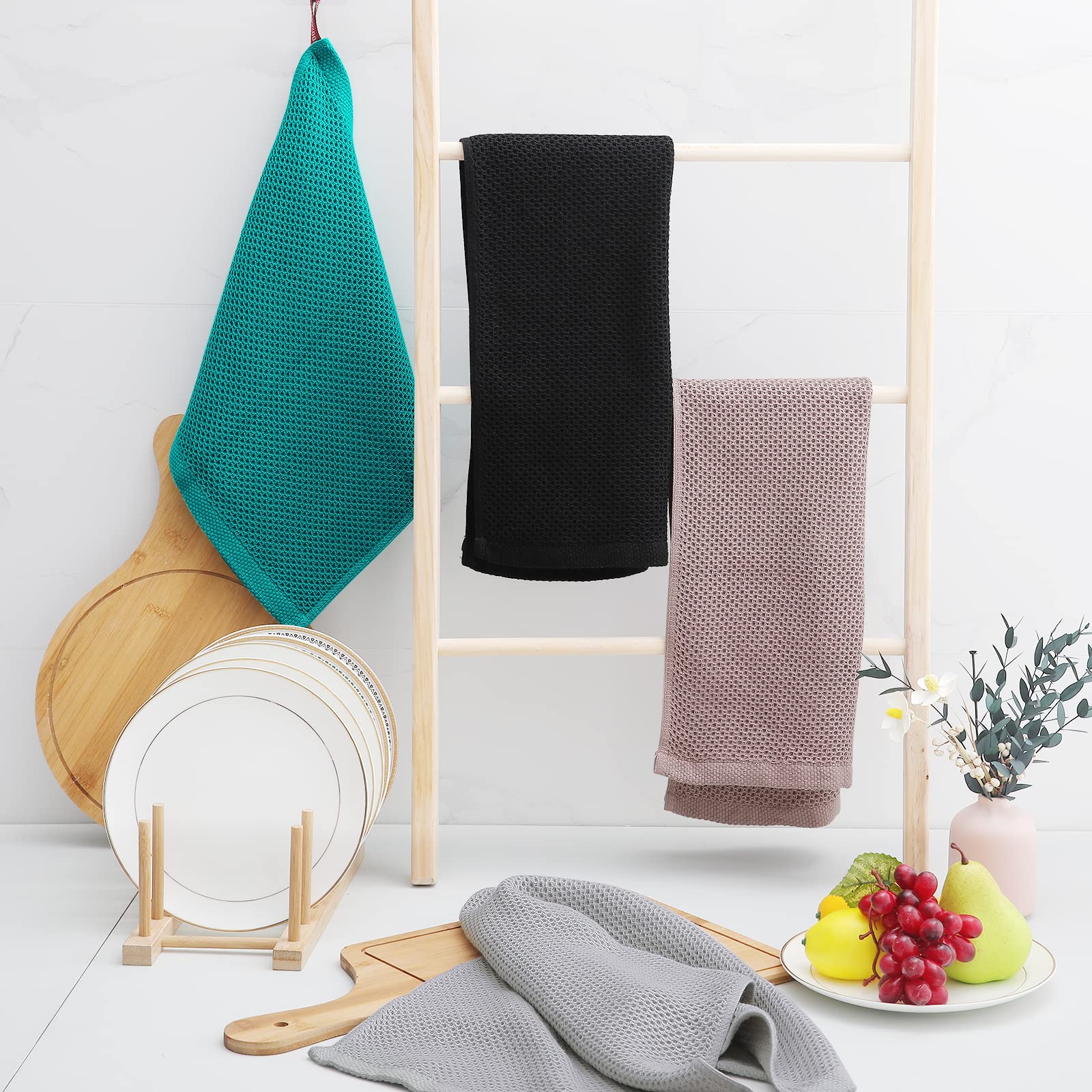 Homaxy towel measures 13x28 inches, providing ample coverage in the kitchen.