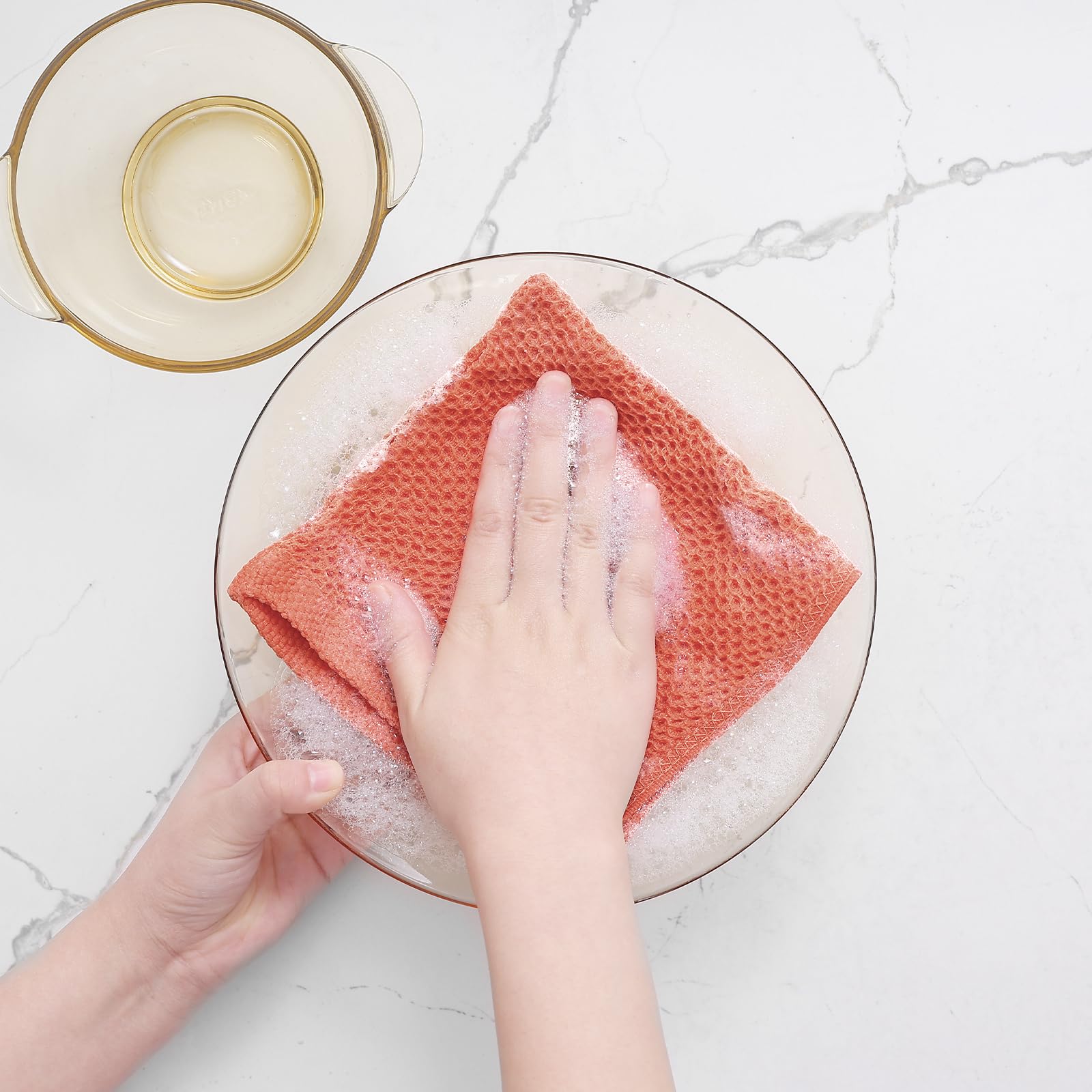 Homaxy dishcloth close-up reveals lightweight, breathable fabric for quick wipe-ups