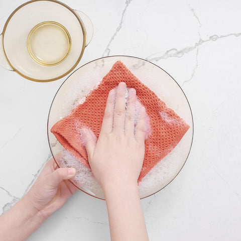 Homaxy dishcloth close-up reveals lightweight, breathable fabric for quick wipe-ups