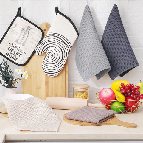 Homaxy dishcloth used with glassware demonstrates scratch-free cleaning.