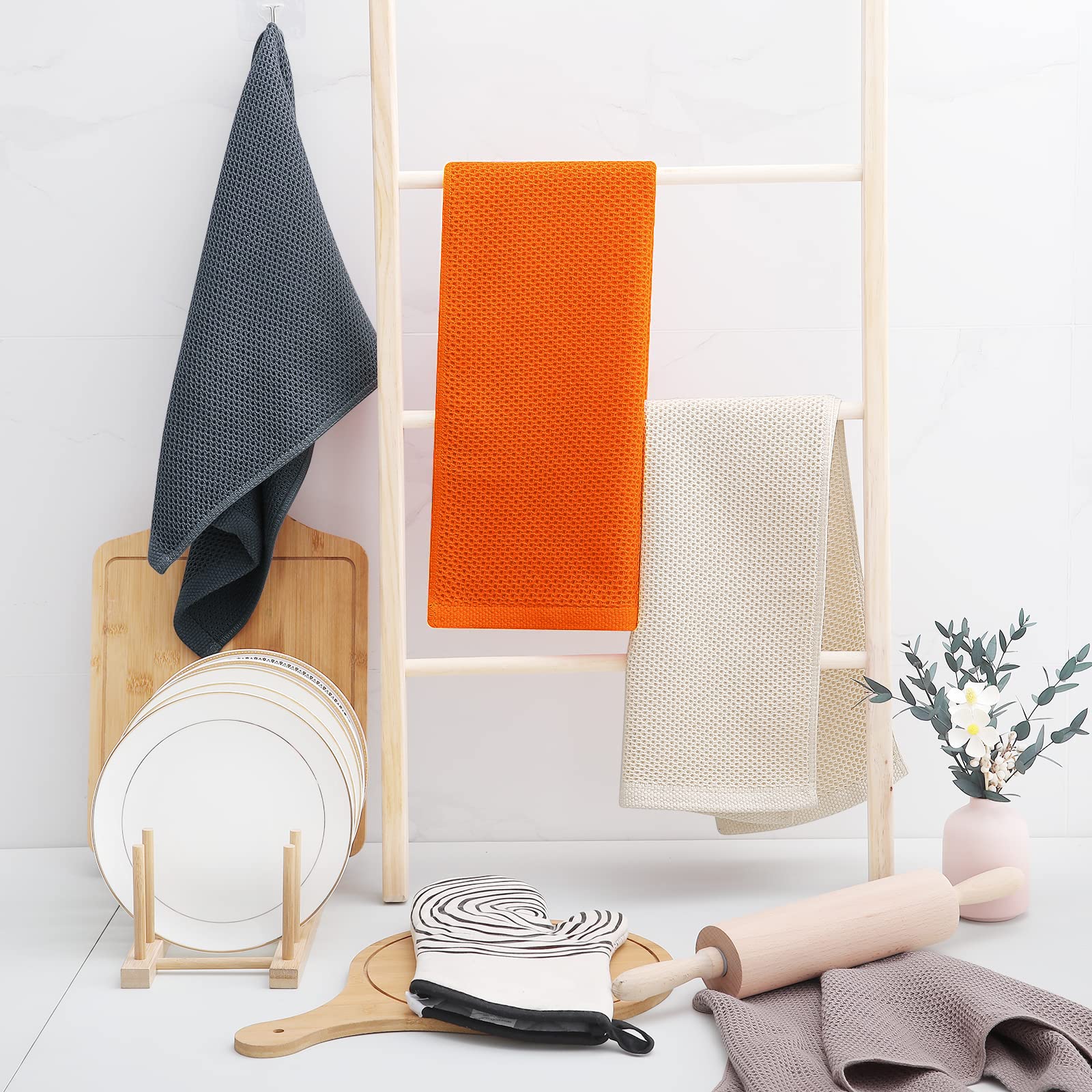 Gift-ready Homaxy towels ideal for housewarmings and holidays.