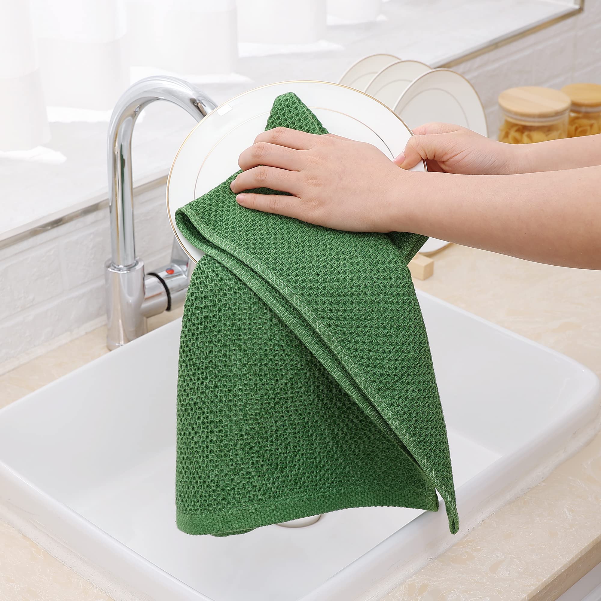 Homaxy grass-green dish towels in a 4-pack for versatility
