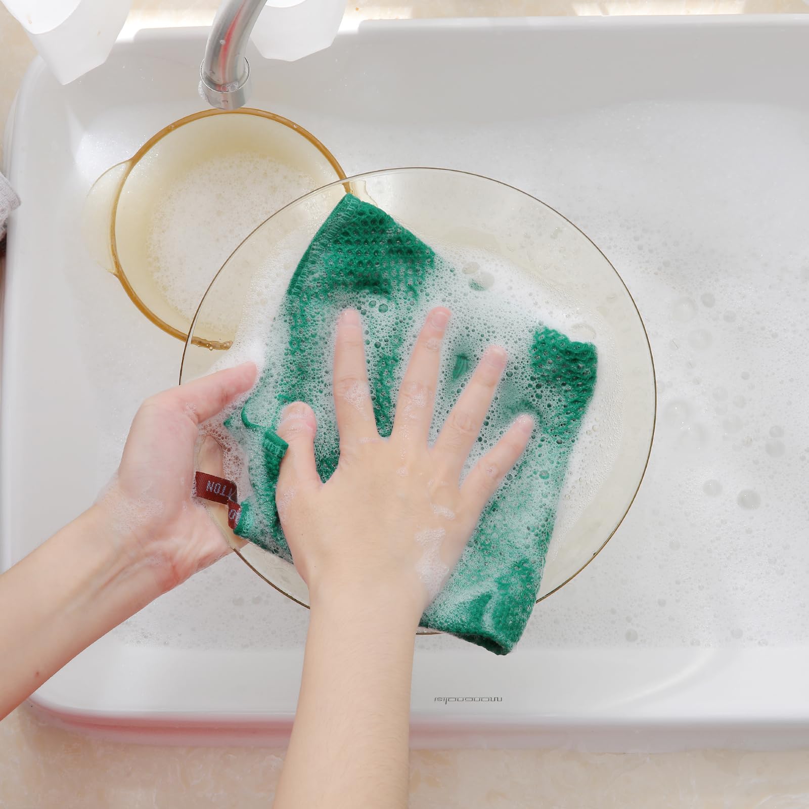 Homaxy honeycomb weave detail showcases light breathable material