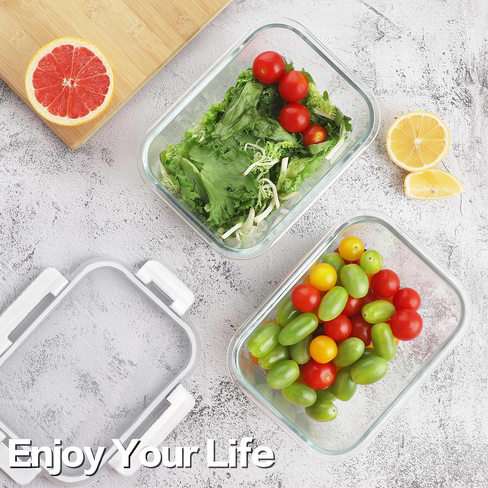 HOMBERKING rectangular 1040ml container offers ample space for meal prep.