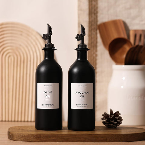 HOMCDALY black vinegar cruet offers an elegant condiment display.