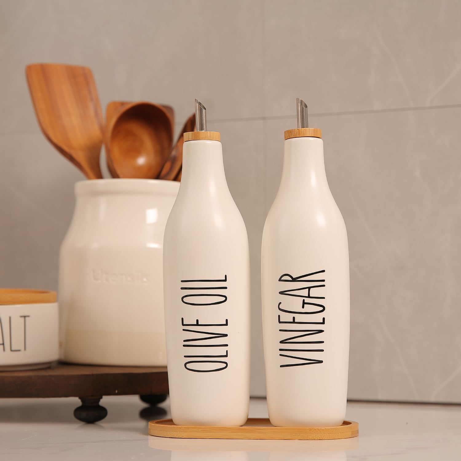 HOMCDALY vinegar dispenser bottle with UV-protected ceramic glaze keeps flavors fresh