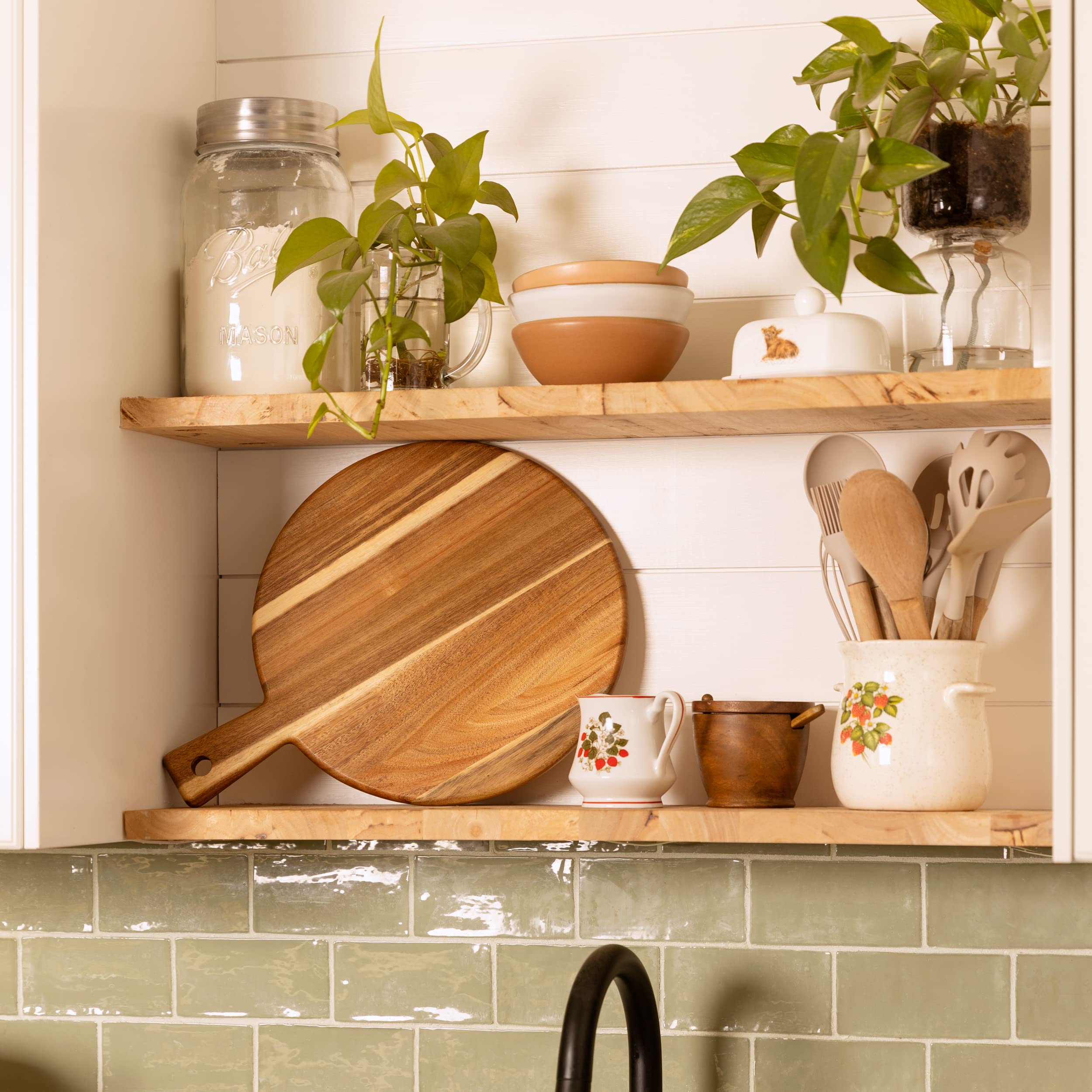 Home Beets Acacia cutting board gift-ready for weddings or housewarmings