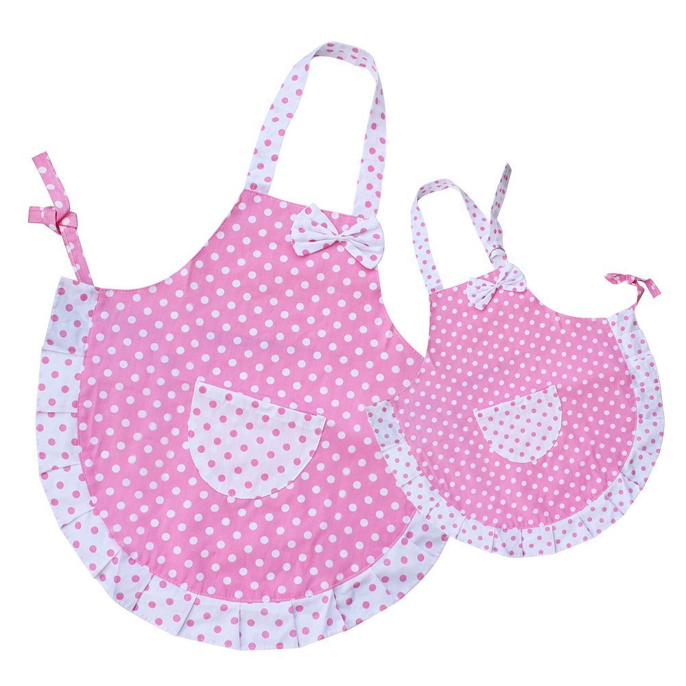 Homgaty mommy and me apron with front pocket for utensils.