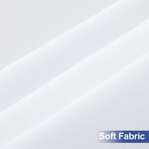 Homing tablecloth with waterproof finish protects surfaces during picnics.