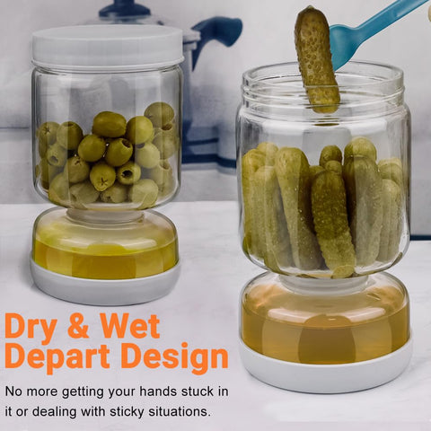 Homnoble double-compartment design keeps liquids separate from solids.