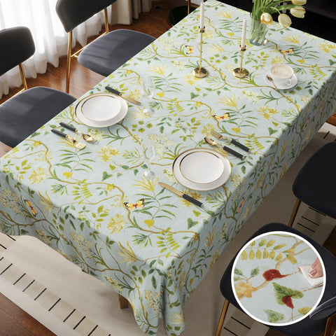 HOMOHEINI wipe-clean table cloth makes quick refreshes possible after meals.