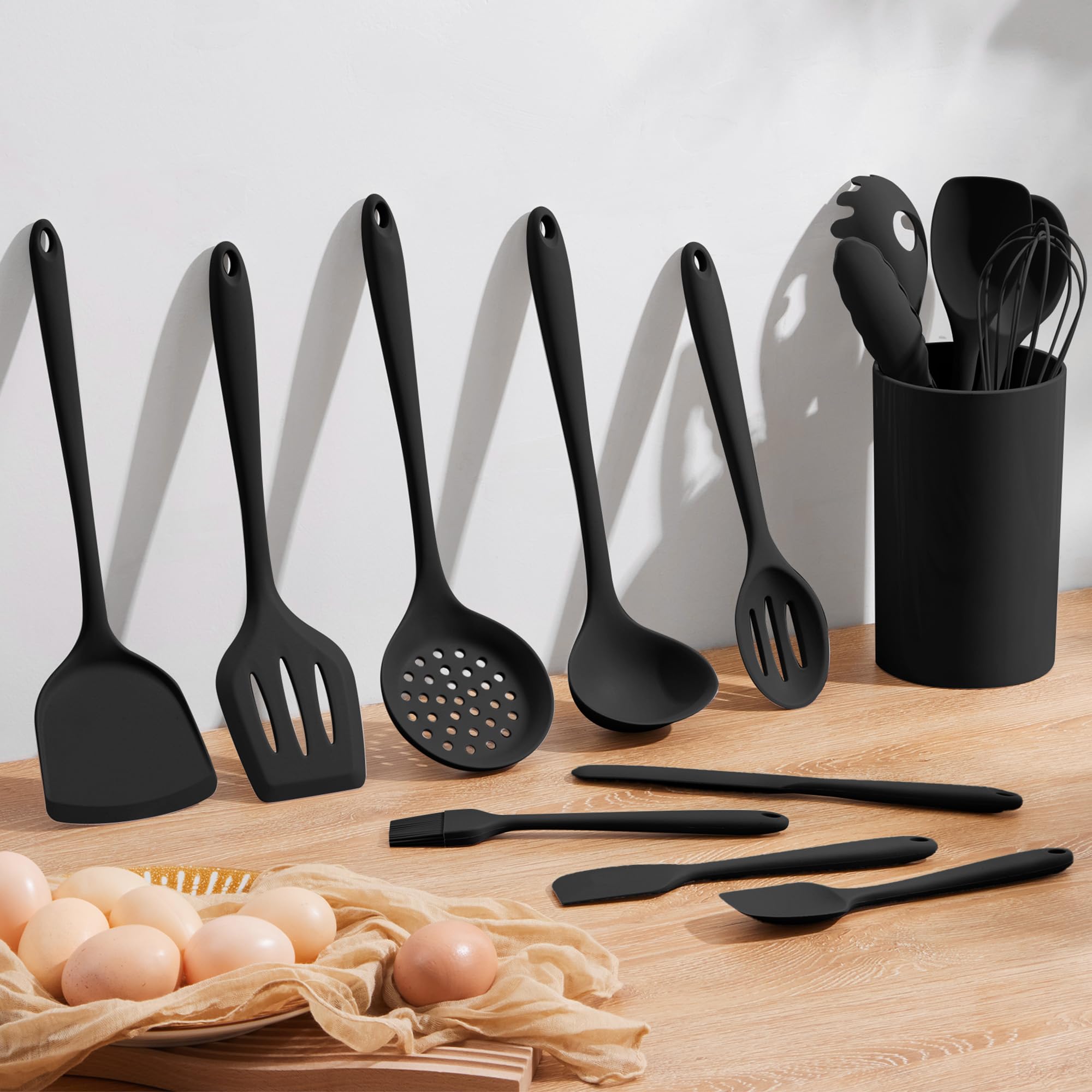 Homokit silicone whisk for lightweight beating and quick mixing.