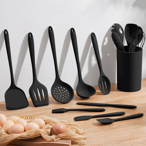 Homokit silicone whisk for lightweight beating and quick mixing.