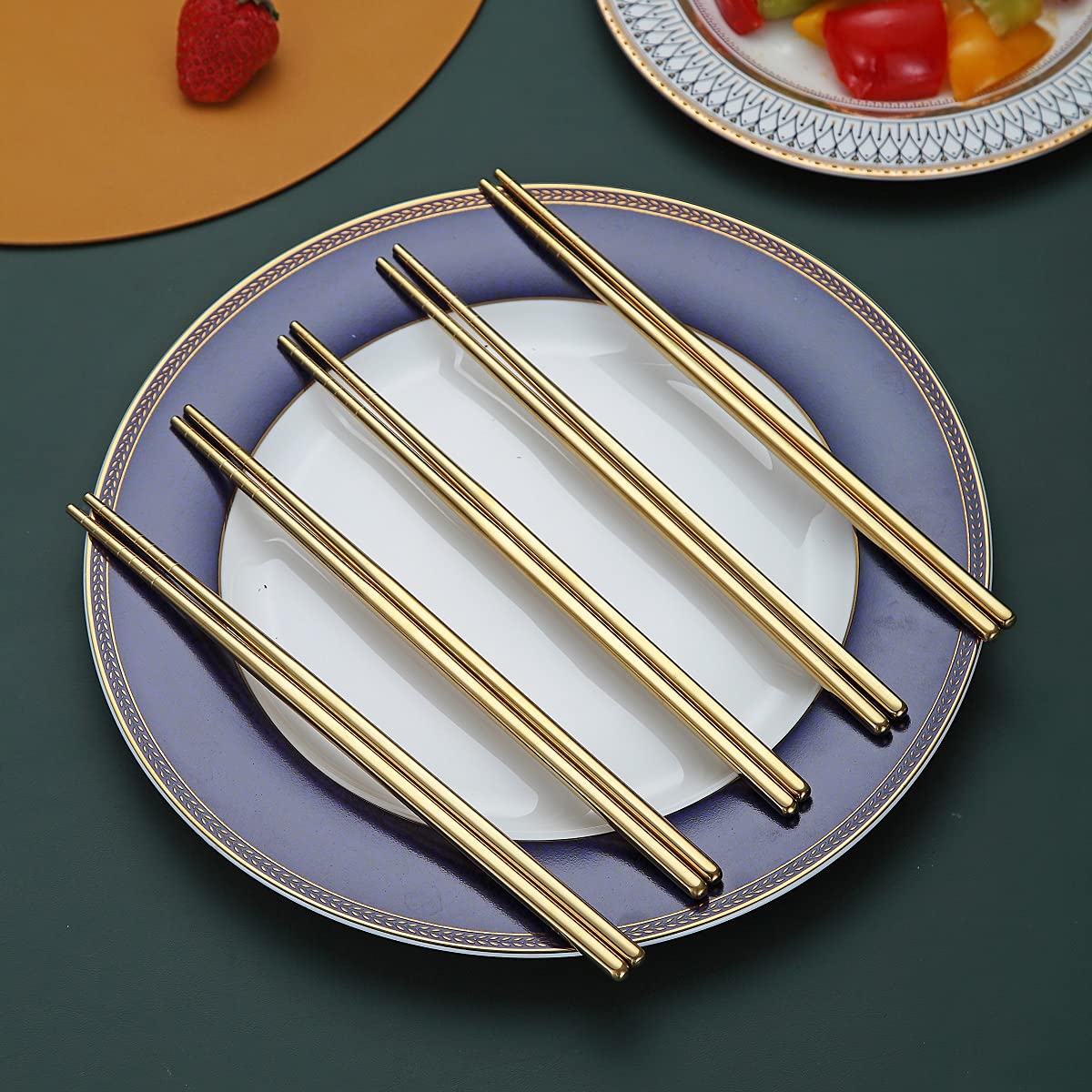 HOMQUEN chopsticks feature a non-slip groove for confident grip