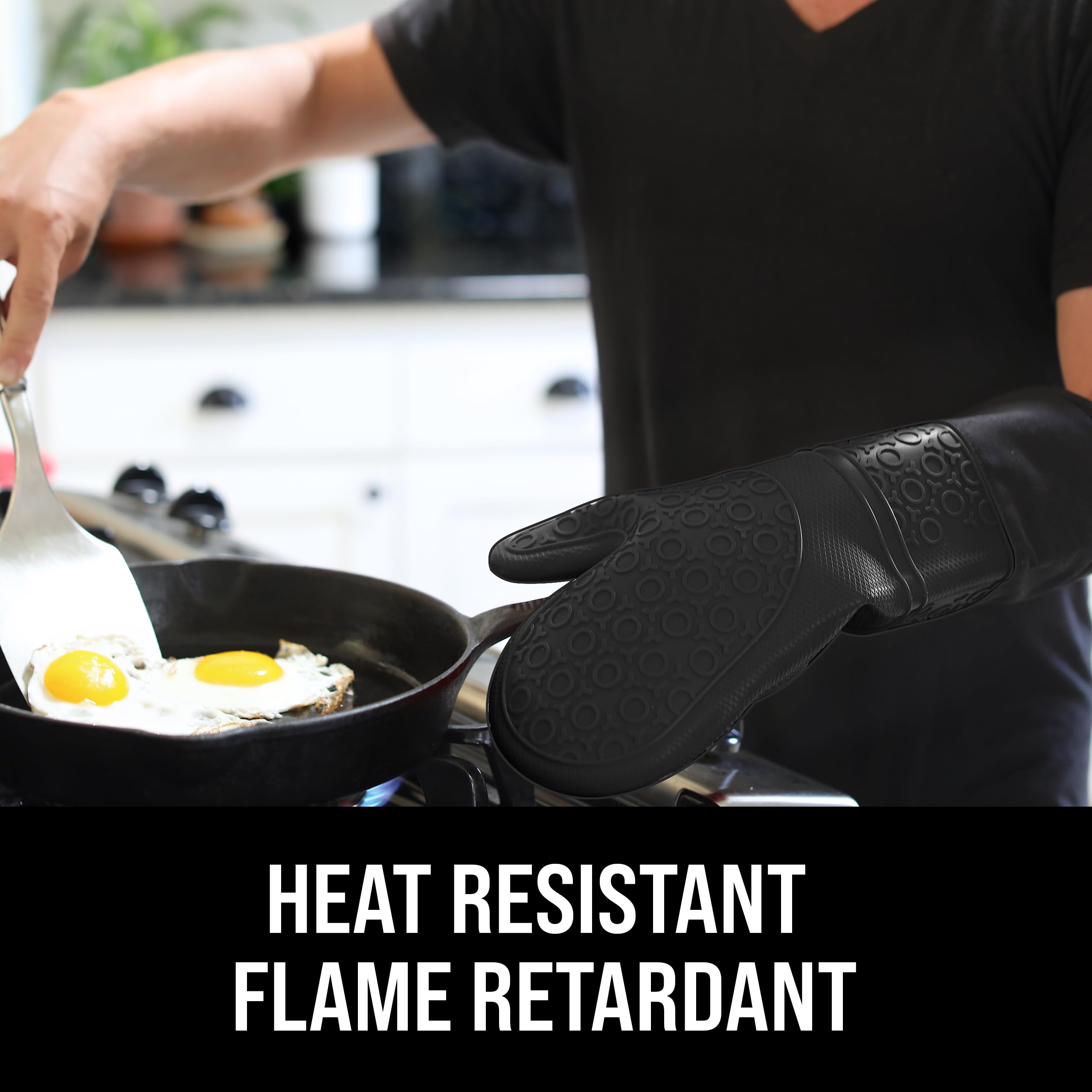 HOMWE 14.7-inch long cuff shields hands and wrists during grilling.