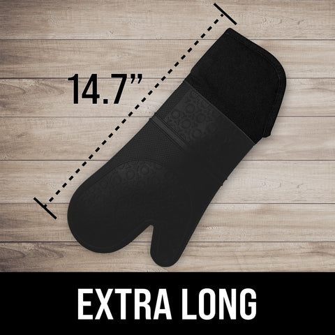 HOMWE oven mitt textured grip enhances control when handling hot cookware.