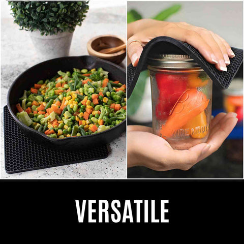 HOMWE silicone oven mitts close-up highlighting heat-resistant surface for cooking.