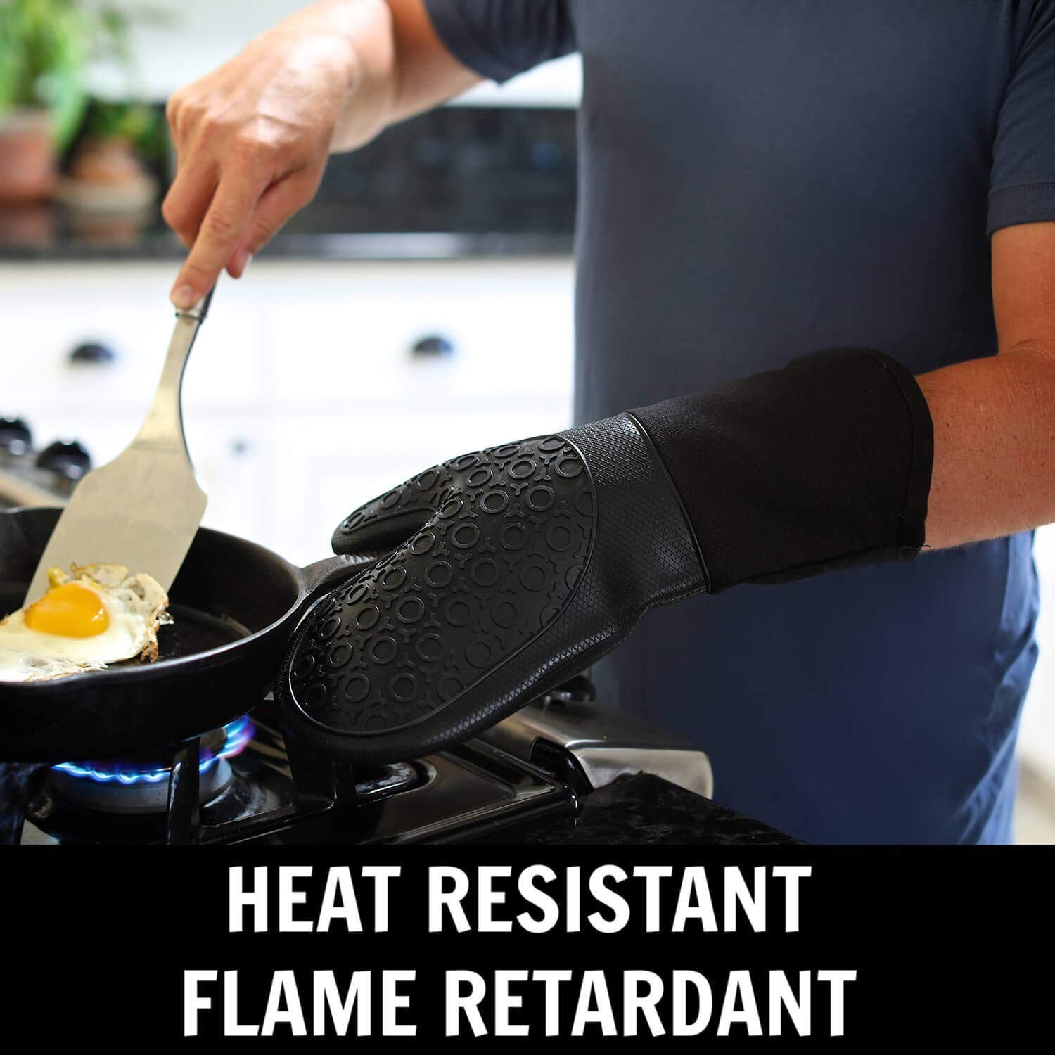 HOMWE oven mitts non-slip palm texture provides secure grip when lifting pans.