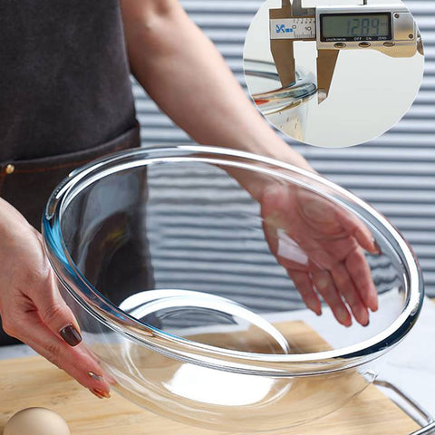 Homwin 2.2qt bowl with lid, batter-ready for mixing and serving.