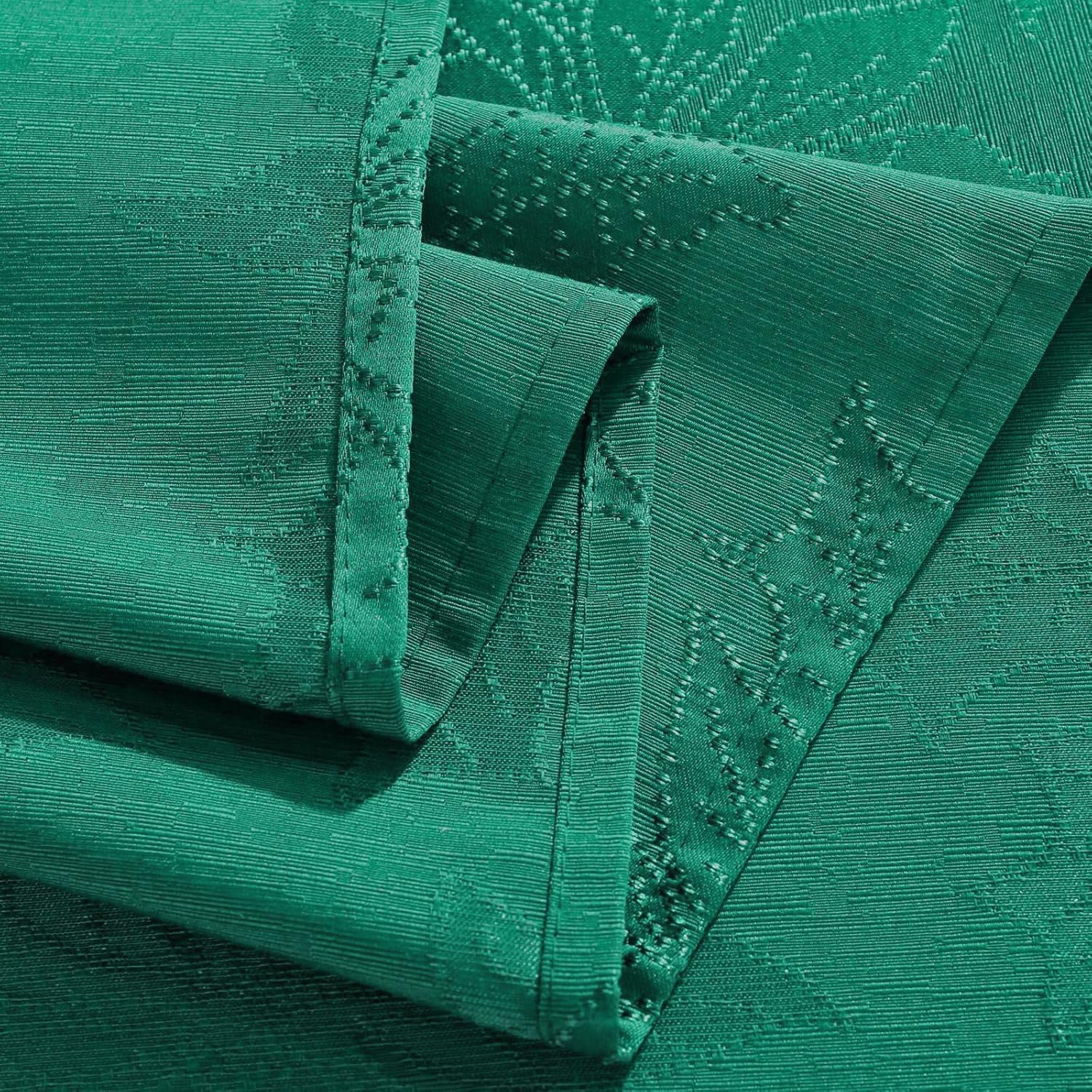 Honellaty eco-friendly fabric stands up to frequent holiday use.