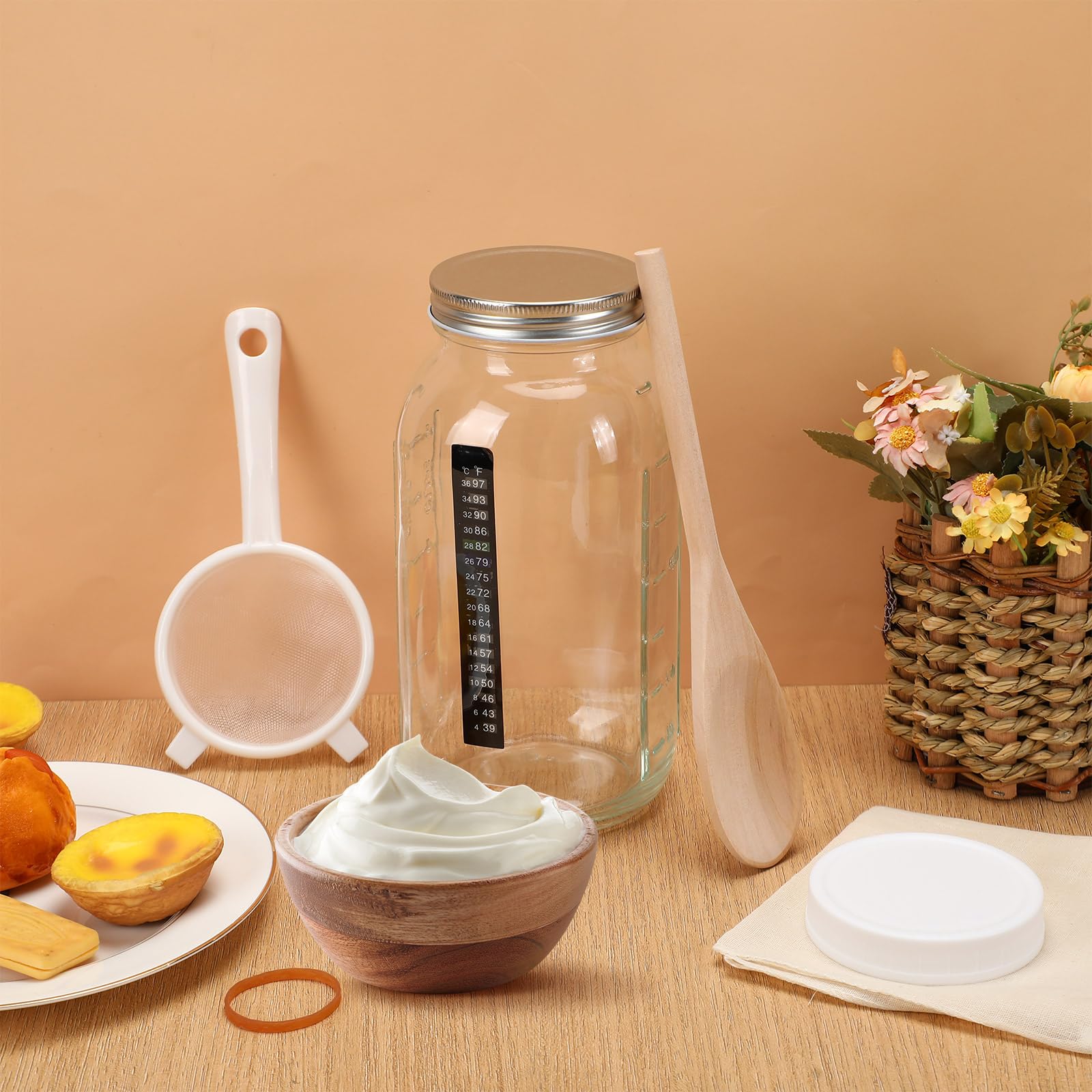 Honeydak wide-mouth plastic lid shown for secure, leak-free storage.