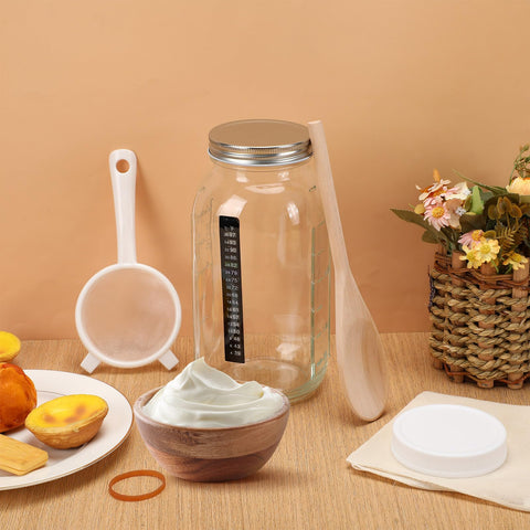 Honeydak wide-mouth plastic lid shown for secure, leak-free storage.