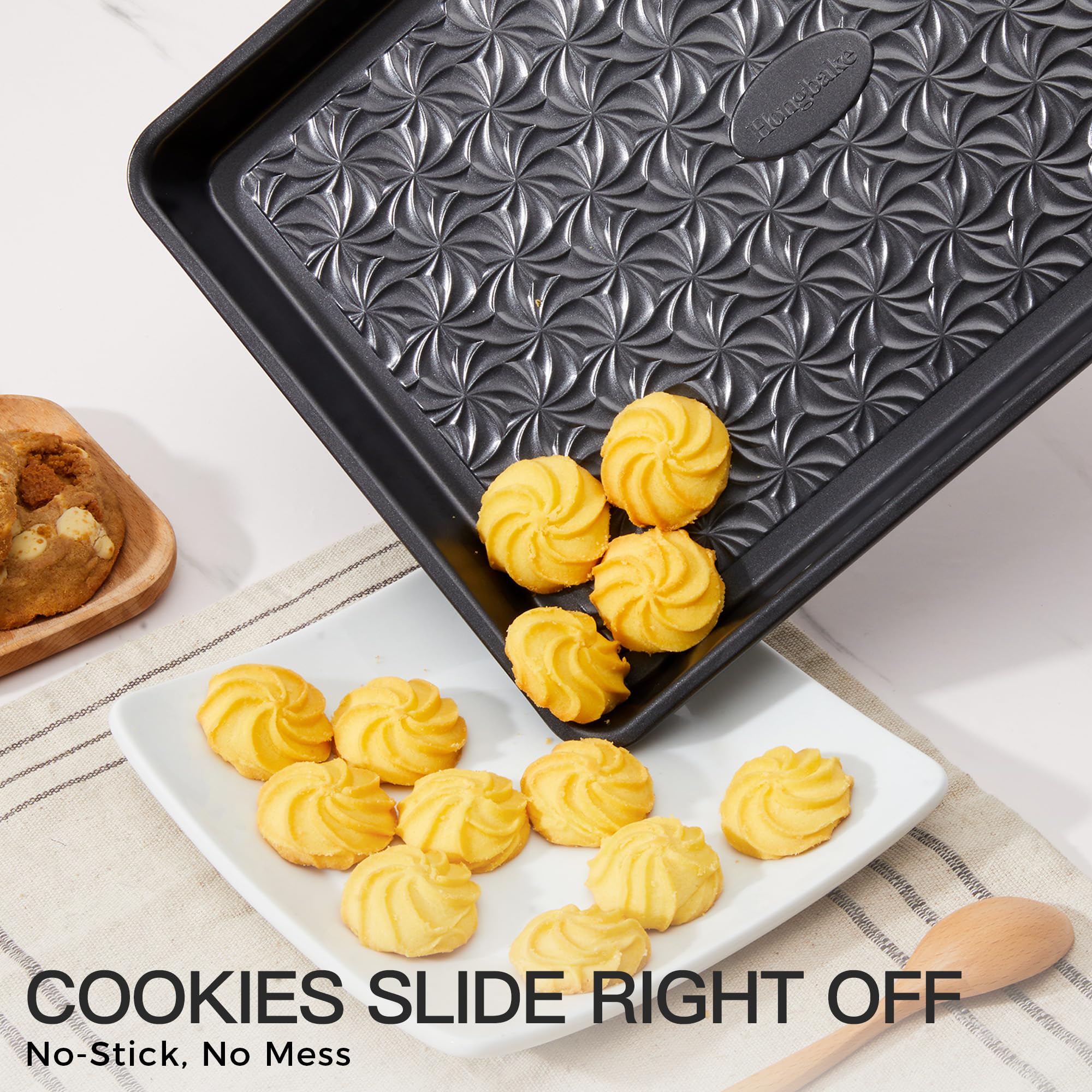 Hongbake jelly roll pan ready for roll cakes and even bake.