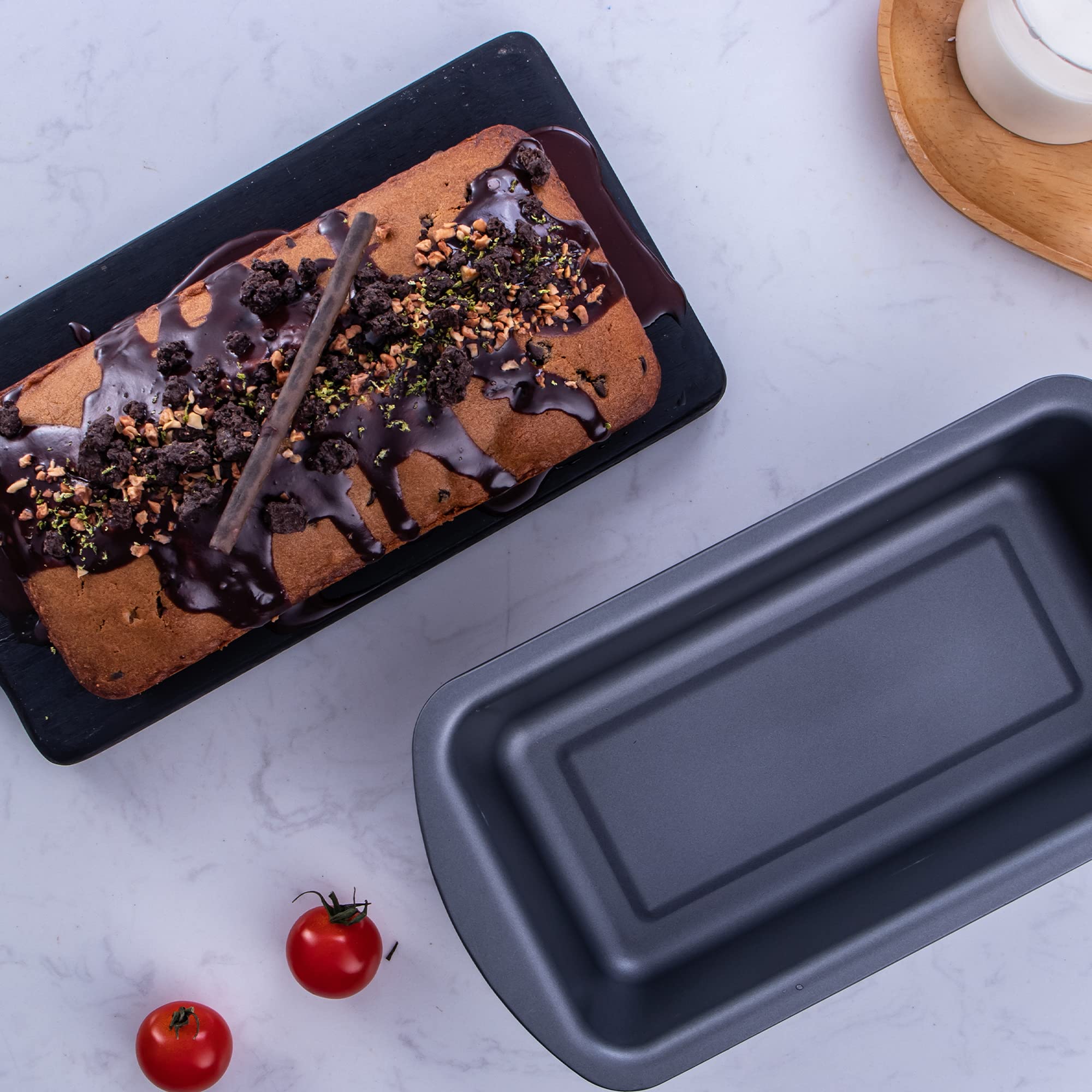 Hongbake 3-pan arrangement saves space and enables multiple recipes.