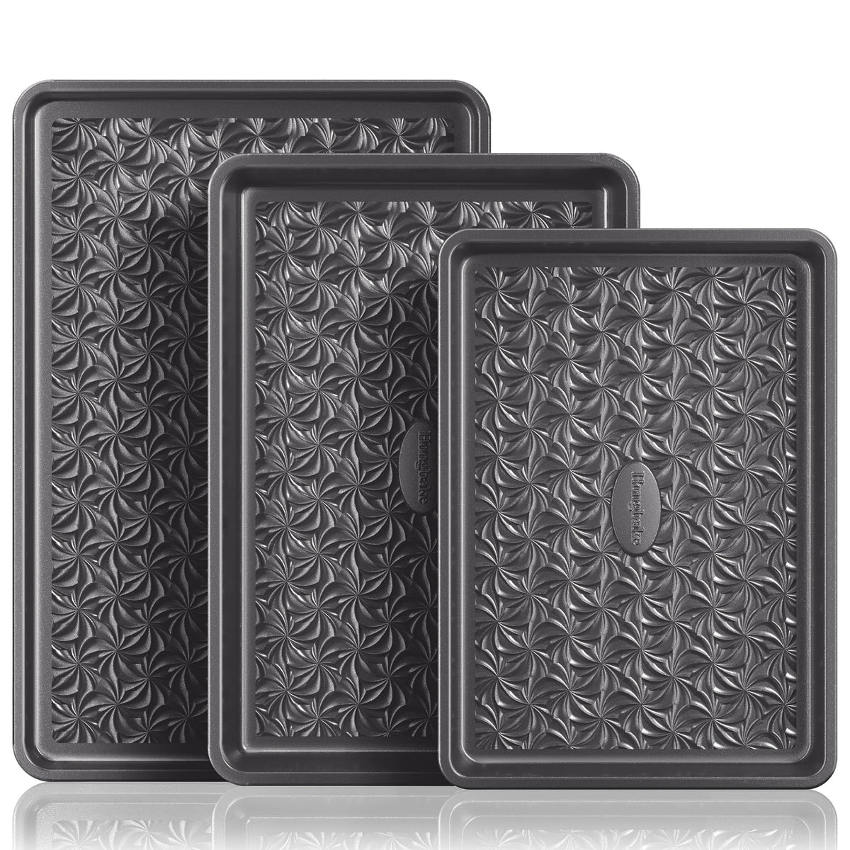 Hongbake quarter sheet pan shows even browning with floral swirl texture.