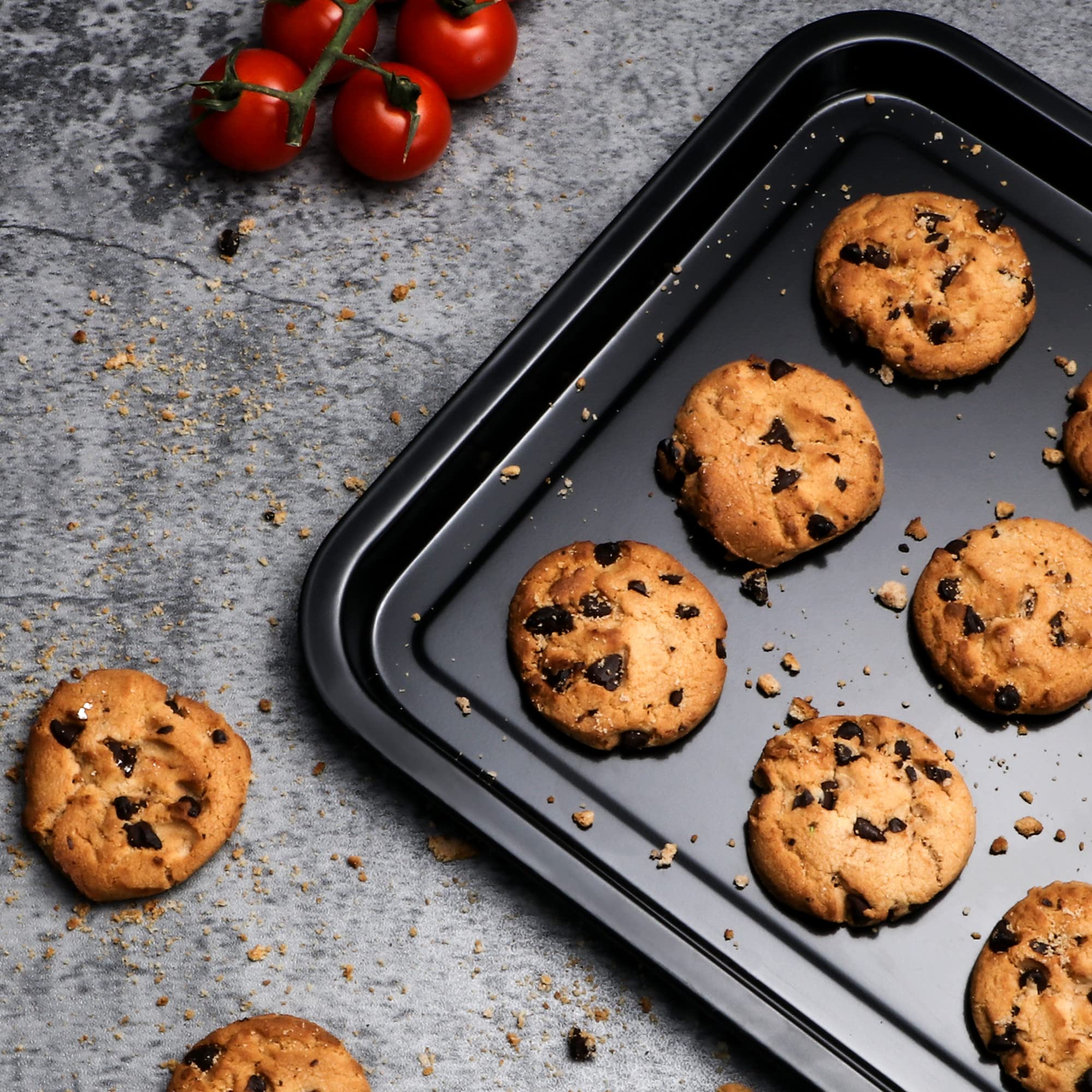 HONGBAKE 27% thicker carbon steel pan provides stable heat and durability.