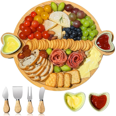 Hongsane round-heart design board ideal for elegant entertaining.