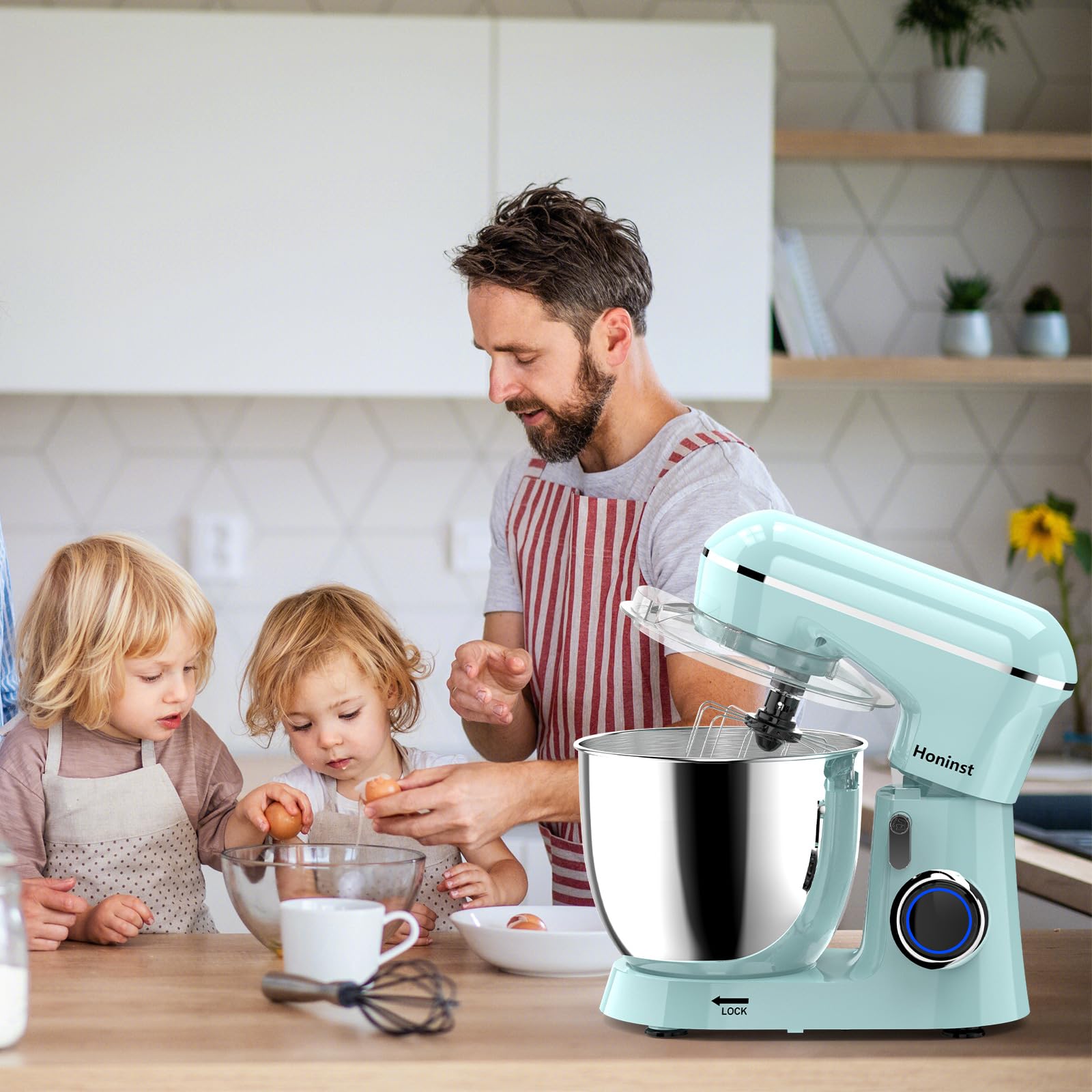 Honinst anti-slip feet stabilize the mixer on busy countertops