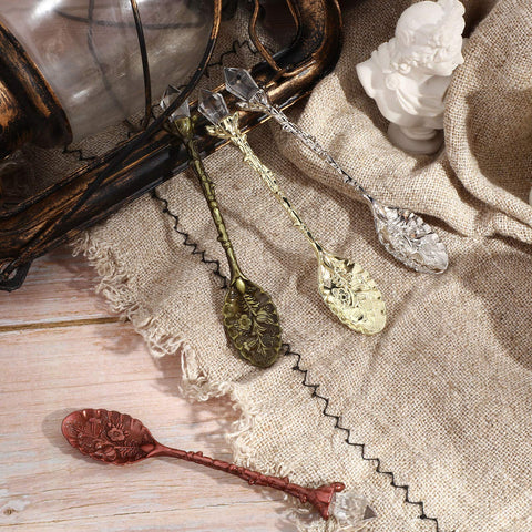 Honoson holiday gift spoon set offers unique, collectible decor for gatherings.