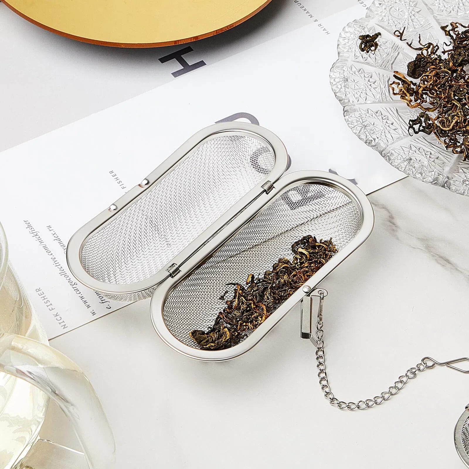 Hoolerry hinged-closure tea ball simplifies filling and cleaning.