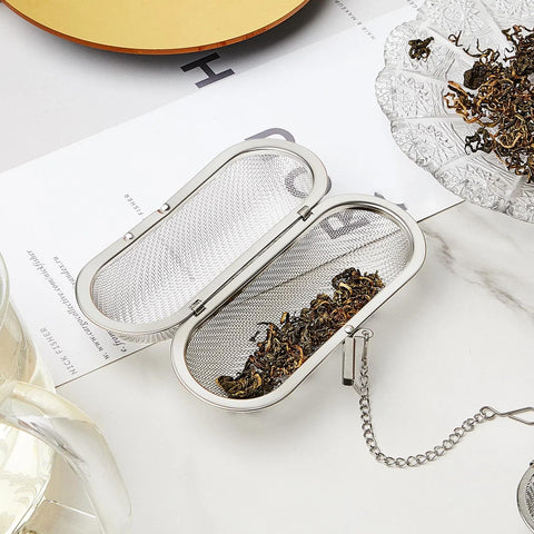 Hoolerry hinged-closure tea ball simplifies filling and cleaning.