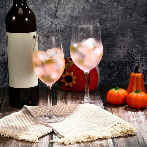 Hoolerry skull ice cubes enhancing lemonade and mojitos for party vibes.