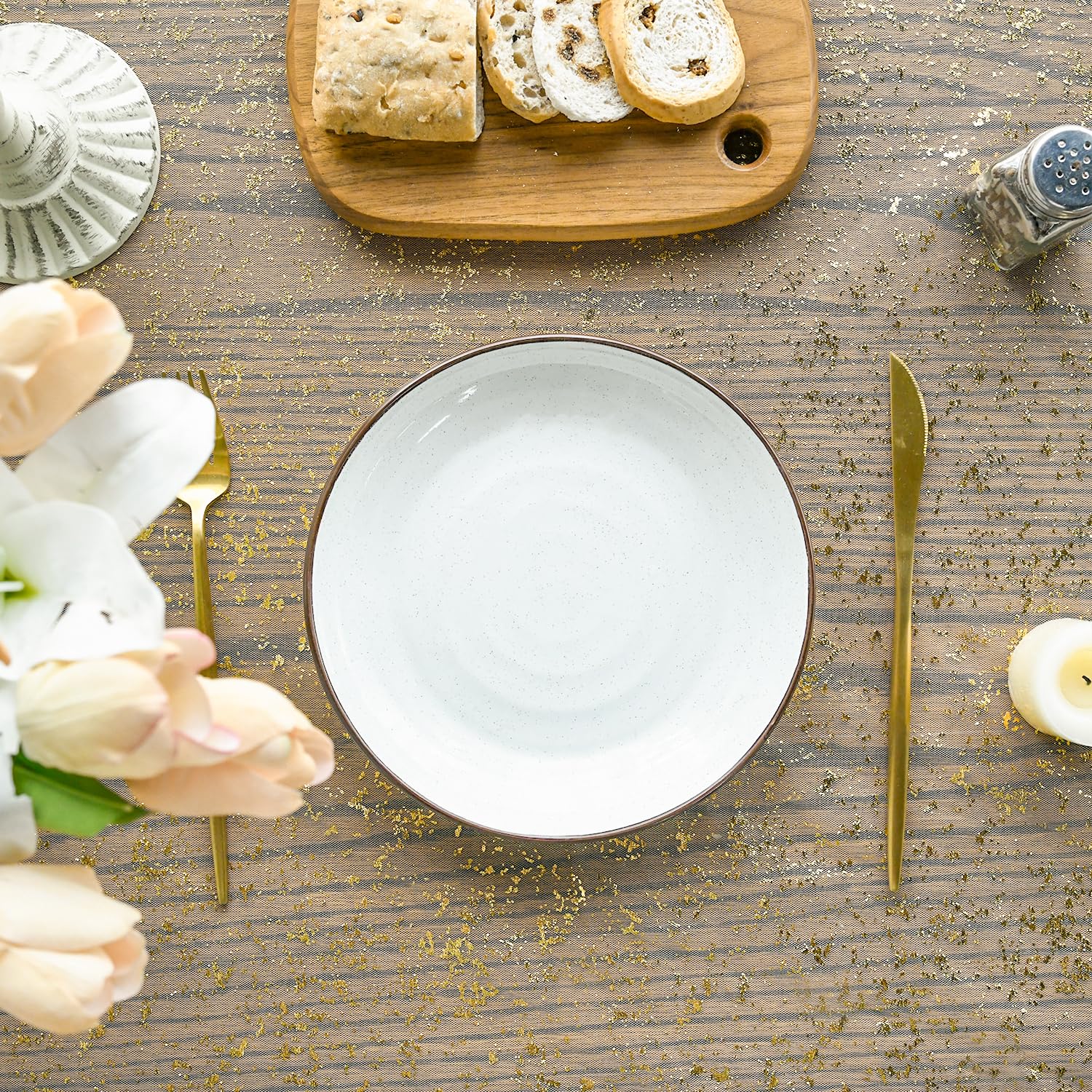 Horaldaily baby shower tablecloth sets a soft, celebratory scene.