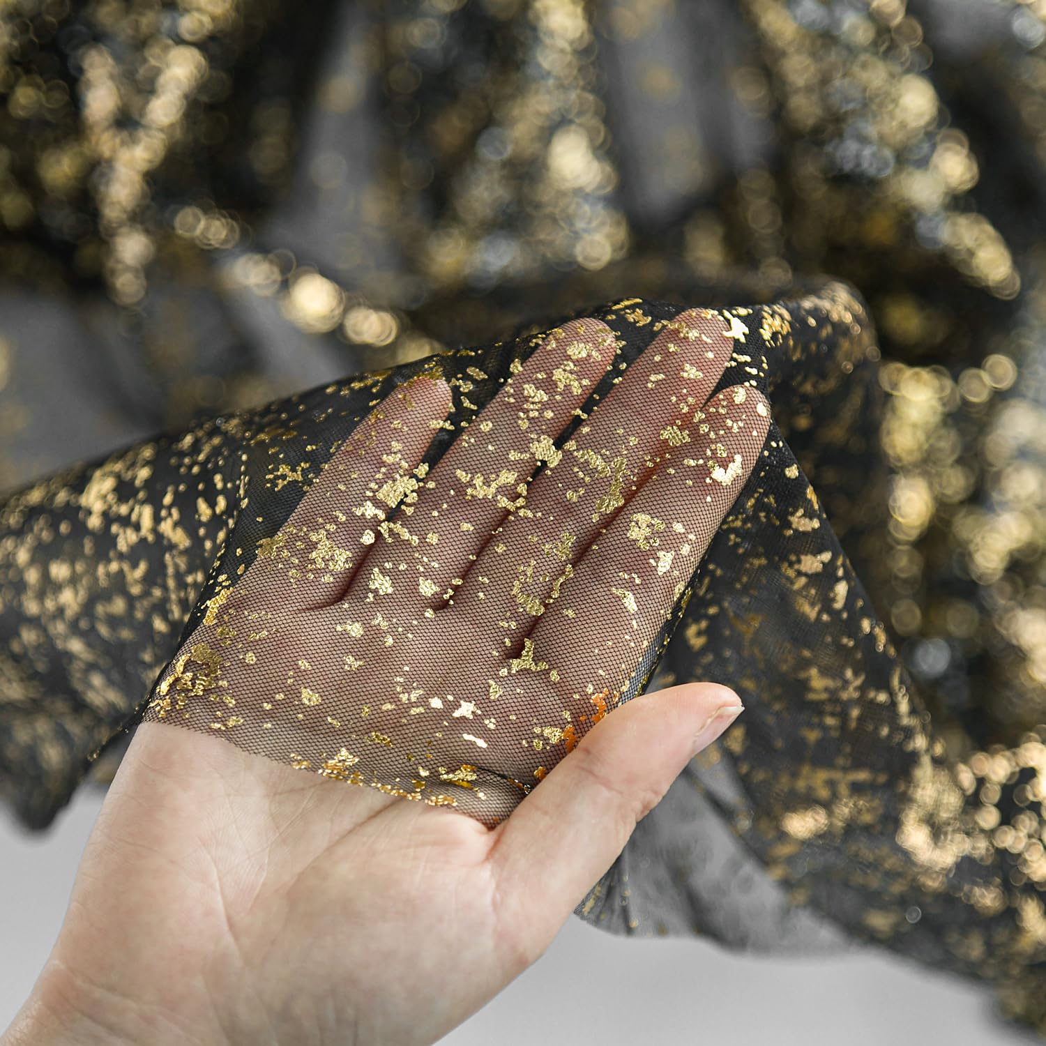 Horaldaily spun polyester fabric is durable and easy to care for.