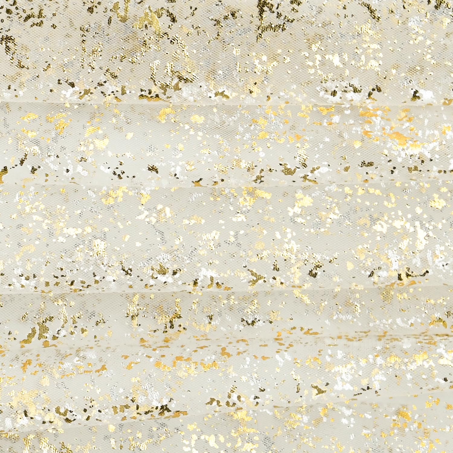 Horaldaily festive table decor helps create memorable celebrations with shine.