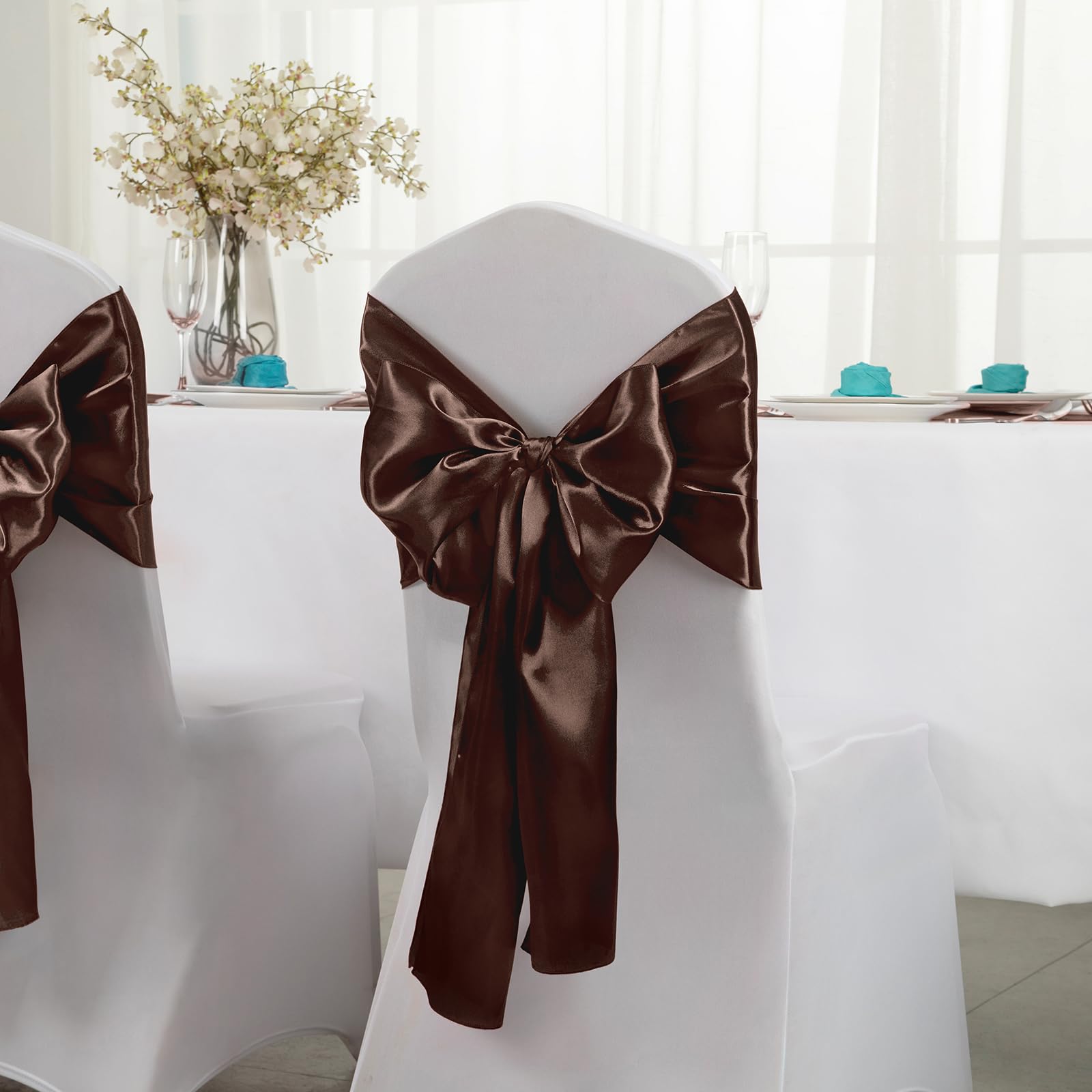 Horbaunal seamless design table runner provides smooth surface and clean edges.