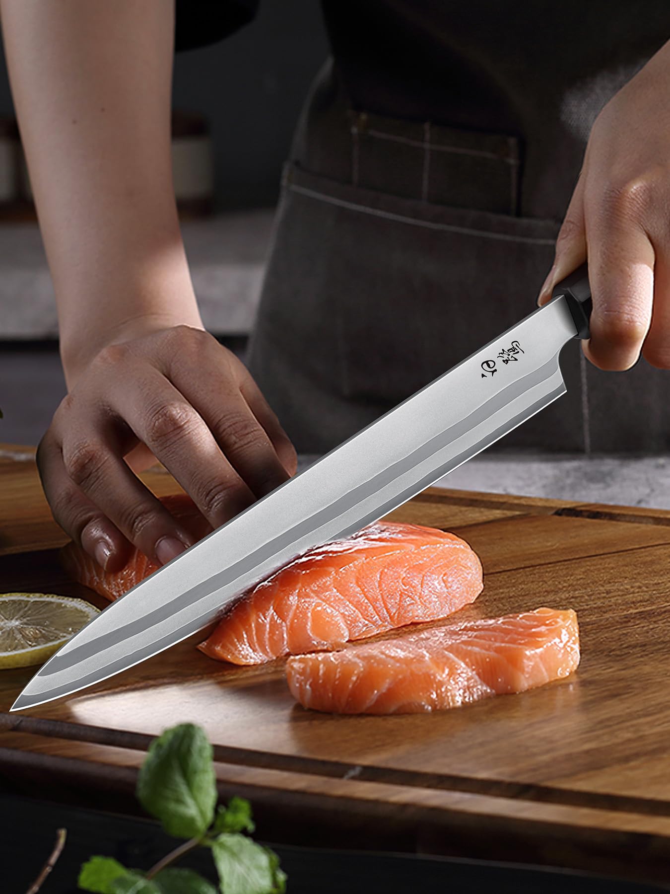 HOSHANHO yanagiba design blends tradition with modern aesthetics.