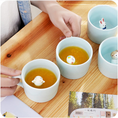 Hotmiss ergonomic handle dairy-pattern mug for comfortable, cool-touch sipping