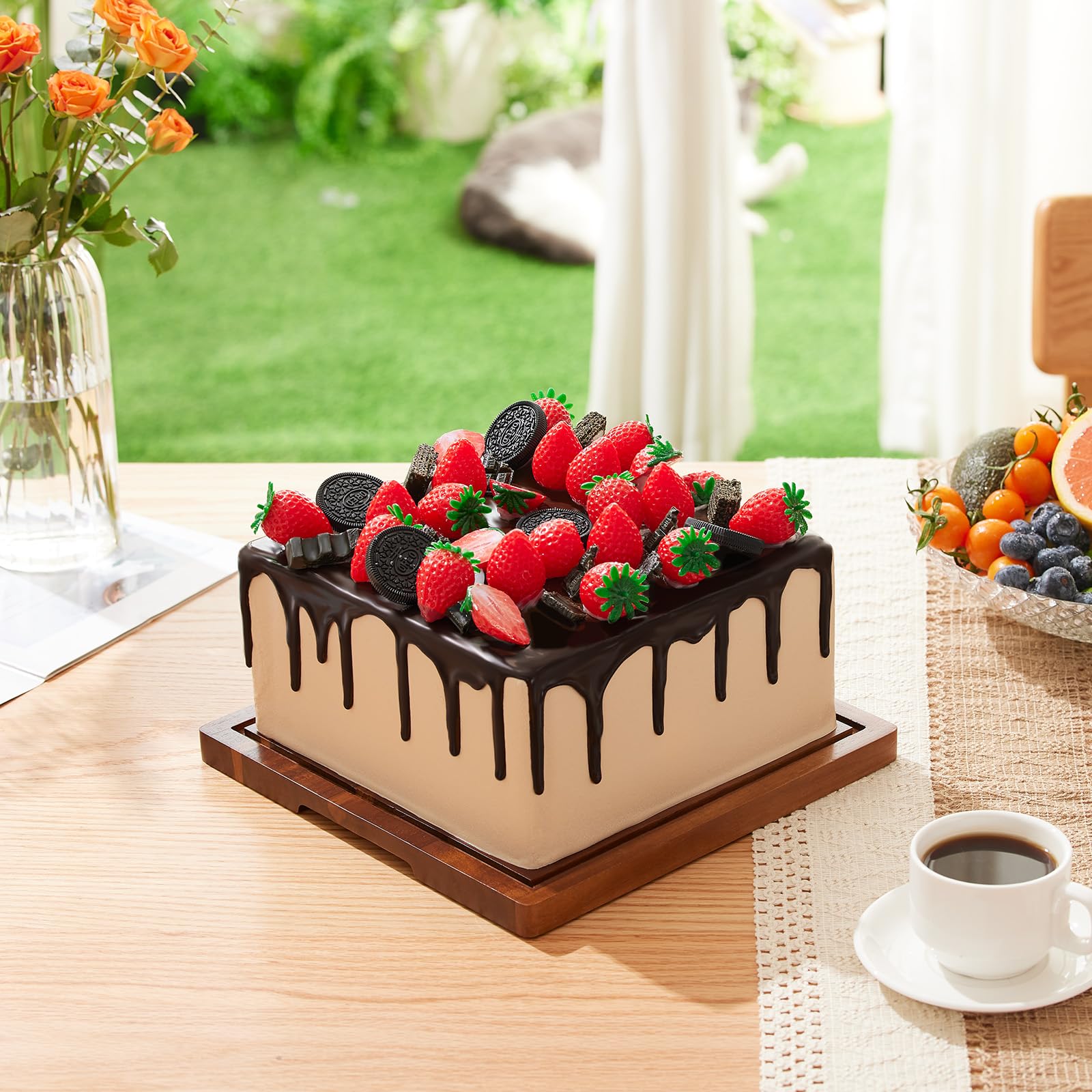 HouseJoy shatterproof dome keeps pastries fresh during gatherings.