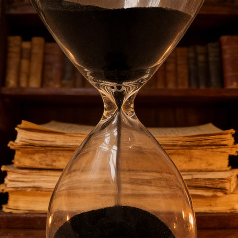 HoveBeaty hand-blown hourglass for tabletop decor and time tracking.