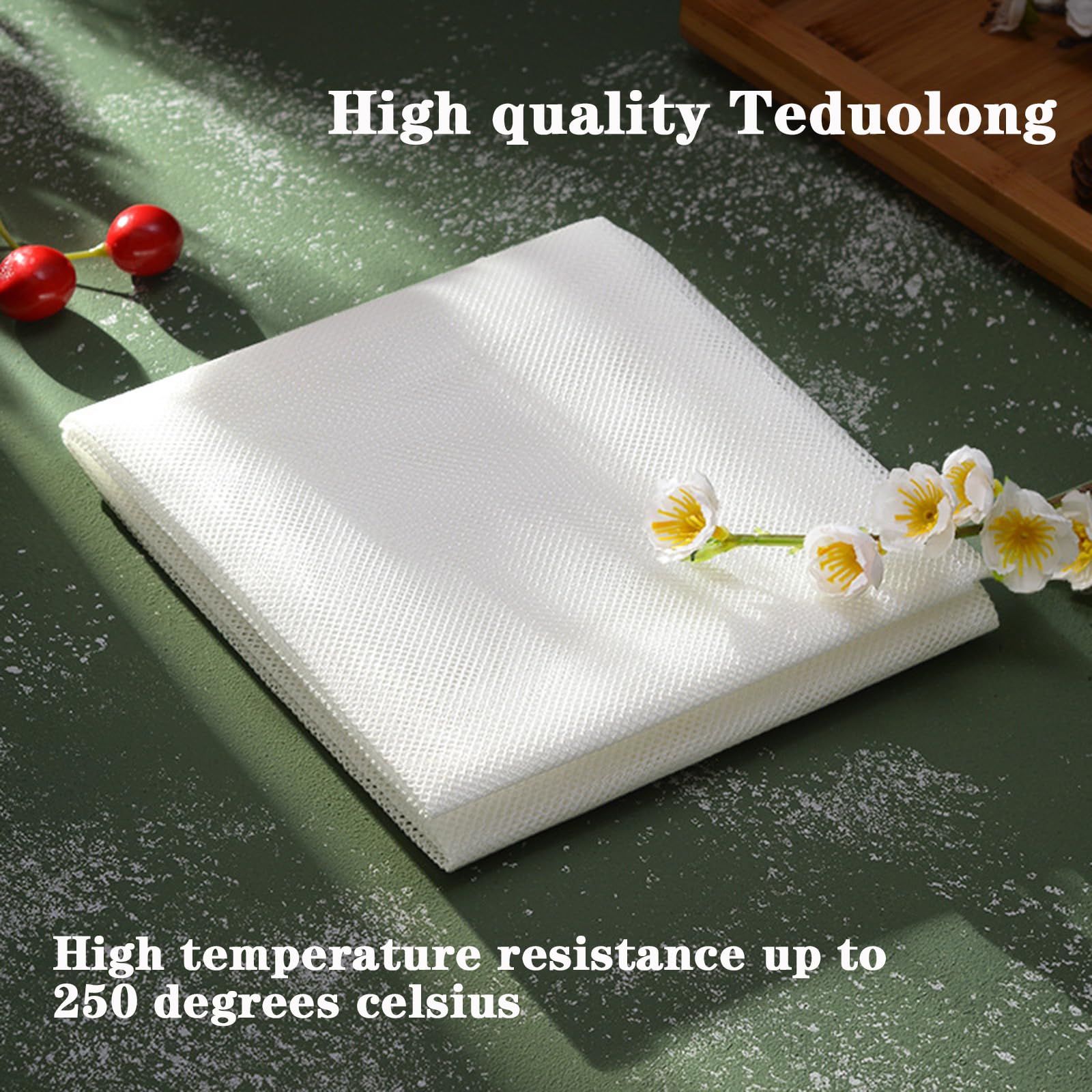Hovoten steam cloth mat in pot for gentle, even steam.