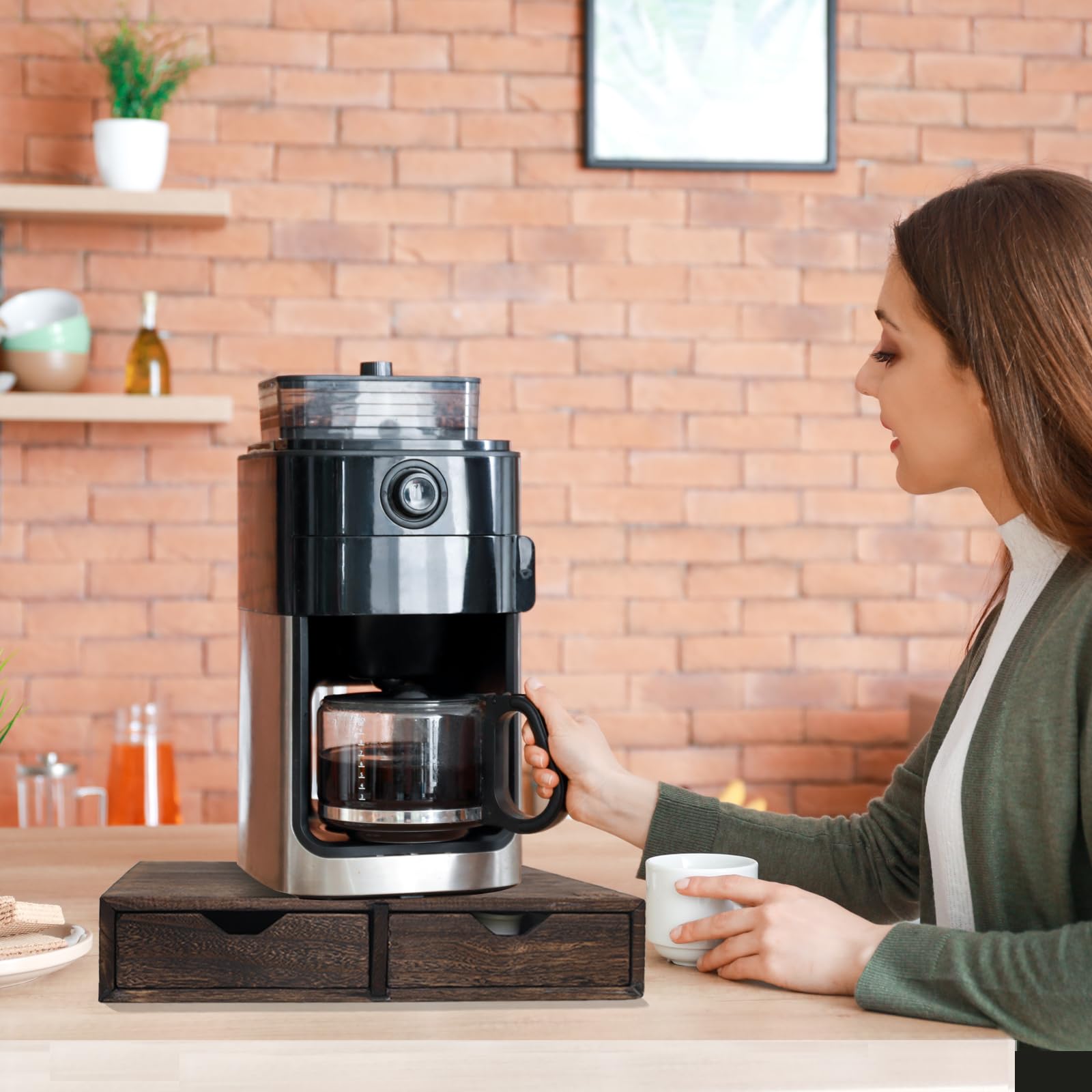 HTB K Cup Holder wood construction signaling durability and long-lasting use.