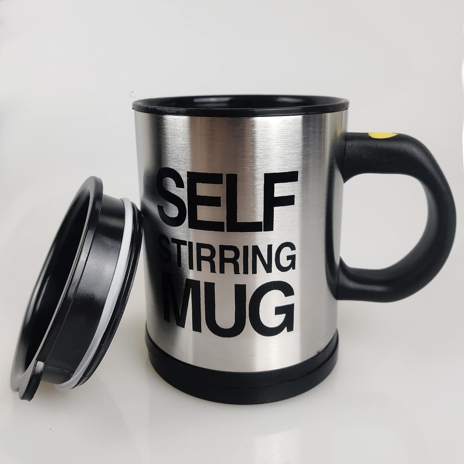 HTTLLH self-stirring mug top button enables easy one-handed control during busy mornings