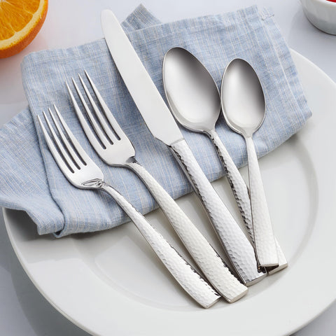 Hudson Essentials smooth tactile handles improve grip during meals